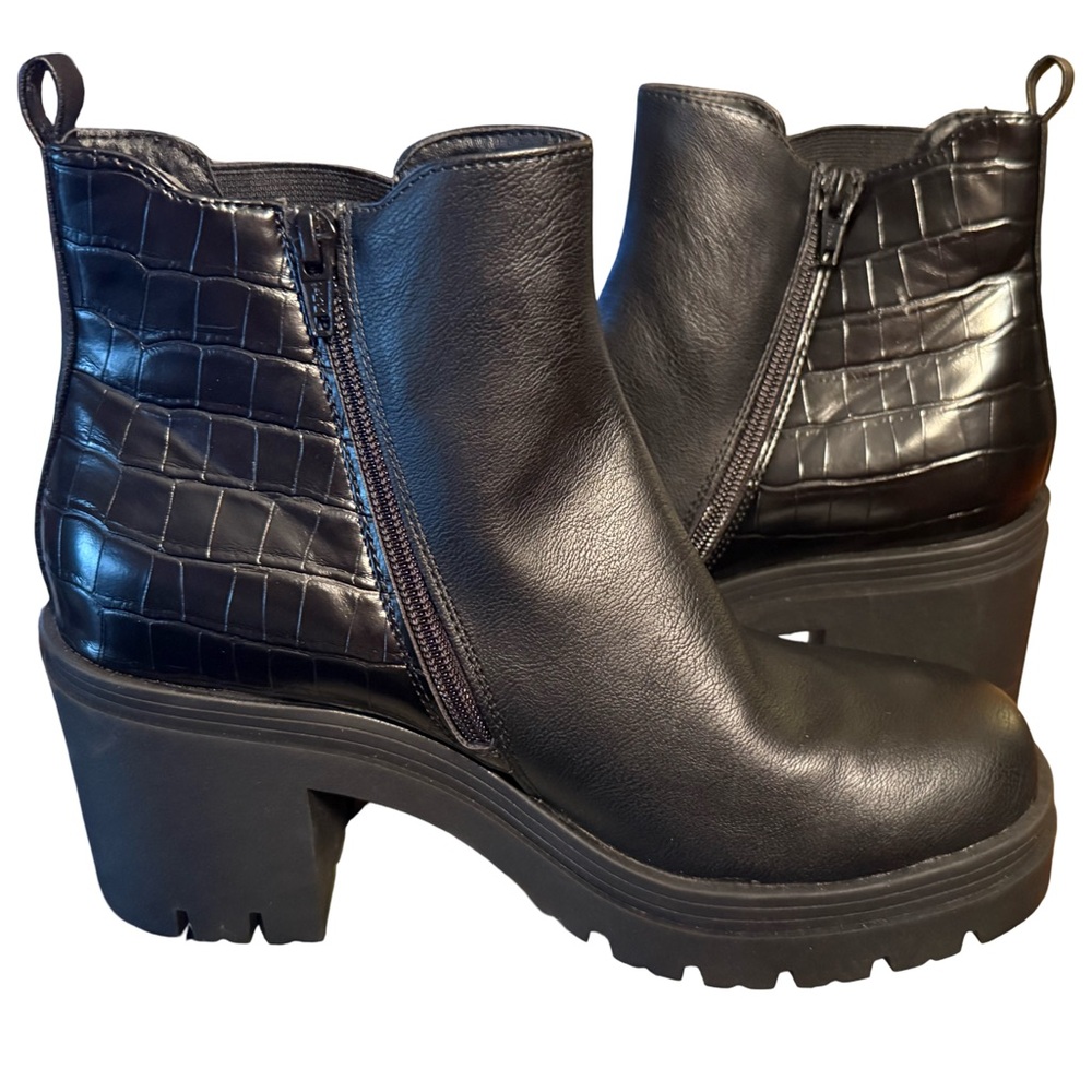 Sun + Stone NWT Sz 9 Black Veronika Vegan Leather Gothic Grunge Boots (SH125) - Picture 5 of 13